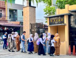 Guru adalah Profesi yang Menjadi Fondasi dari Segala Profesi